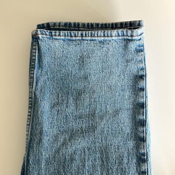Abercrombie high rise 90’s relaxed jeans! - Picture 4 of 6